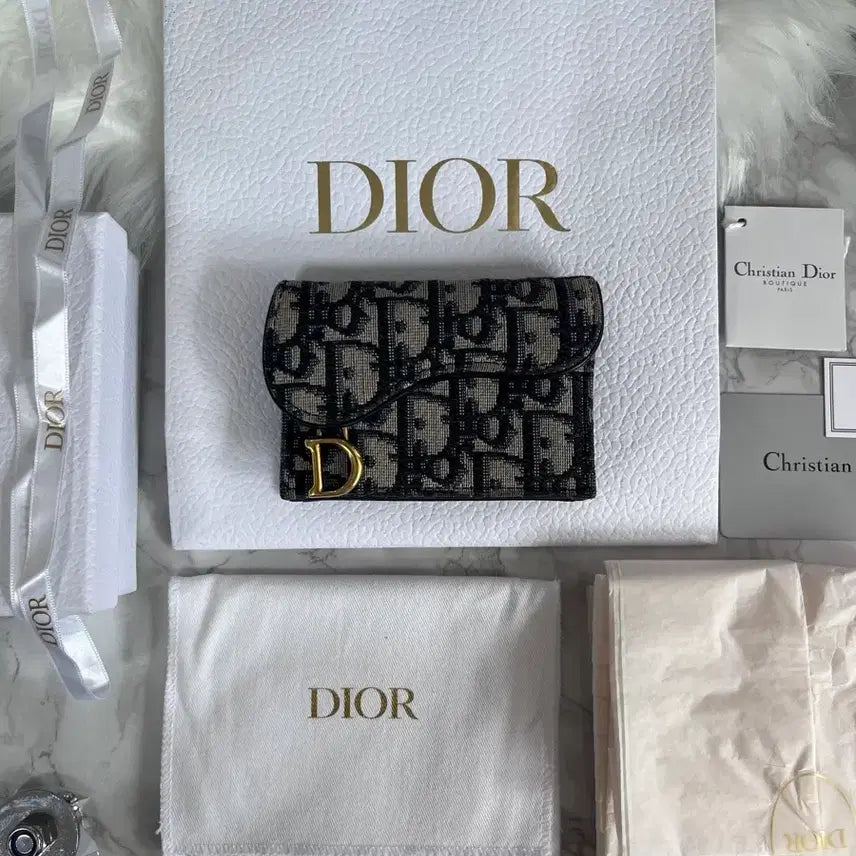 [BUNJANG] D'AOL Oblique Saddle Wallet / 다올 오블리크 새들 지갑