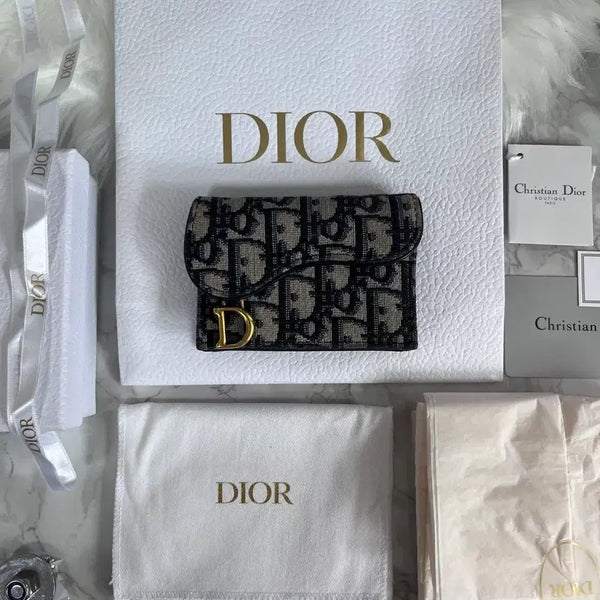 [BUNJANG] D'AOL Oblique Saddle Wallet / 다올 오블리크 새들 지갑
