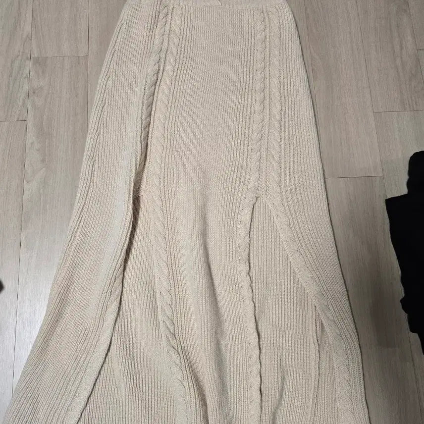 [BUNJANG] Knit Slit Long Skirt / (완전새상품) 니트 트임 치마 롱스커트 가을겨울치마