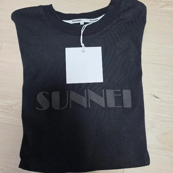 [BUNJANG] Sunei Black Logo Sweatshirt / 서네이  블랙 로고 맨투맨