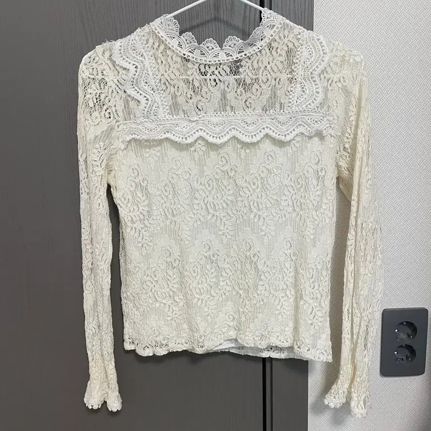 [BUNJANG] Ivory Lace Blouse / 아이보리 레이스 블라우스