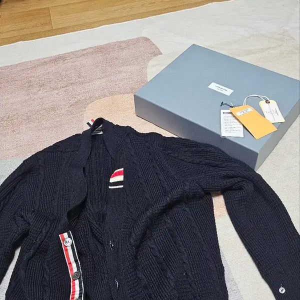 [BUNJANG] Thom Browne Cable Cardigan Navy / 톰브라운 케이블 가디건 네이비