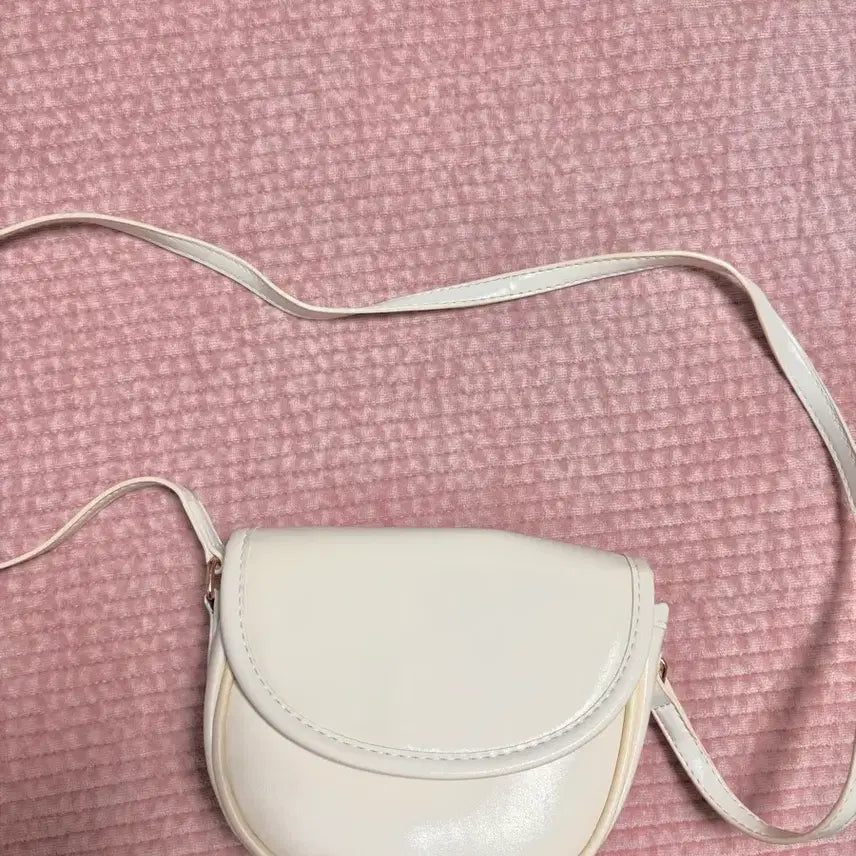 [BUNJANG] White Mini Crossbody Bag / 화이트 미니 크로스백