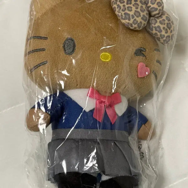 [BUNJANG] Sanrio Hello Kitty Tanning Mascot Pouch / 산리오 헬로키티 태닝 마스코트 파우치