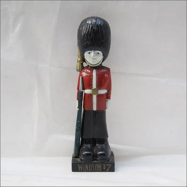 [BUNJANG] Windsor 17 British Guardsman Lighter / 윈저17 영국 근위병 라이터 (2240)