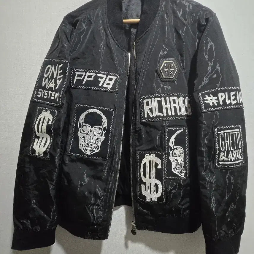 [BUNJANG] Unique Patch MA-1 Bomber Jacket (Black, Oversized, Street, Y2K Style, Unisex) / 유니크 패치 항공점퍼 블랙 MA-1 오버핏 스트릿 Y2K 자켓 남녀공용
