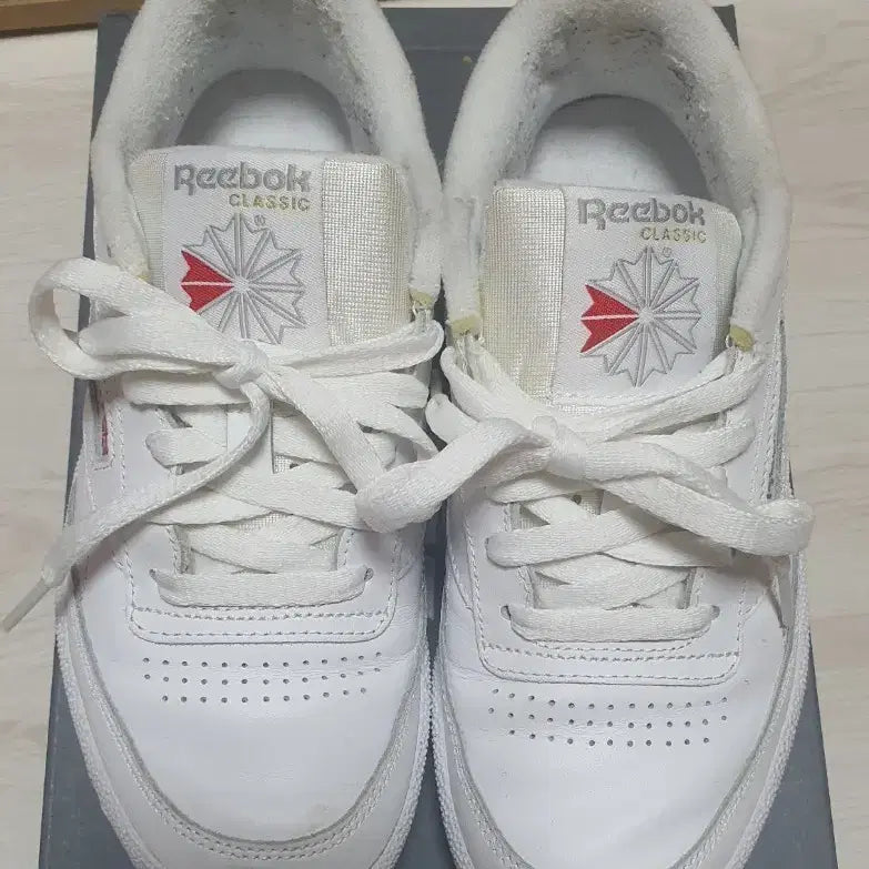 [BUNJANG] Reebok Classic Sneakers Size 235mm / 리복 클래식 스니커즈 235mm