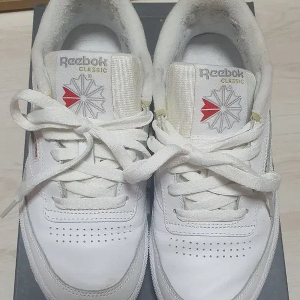 [BUNJANG] Reebok Classic Sneakers Size 235mm / 리복 클래식 스니커즈 235mm