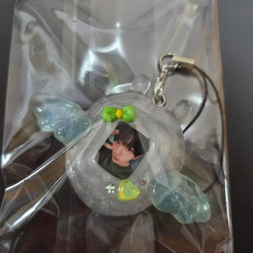 [BUNJANG] KICKFLIP Donghyun Mini Keyring [Sealed] / 킥플립 동현_미니키링 [미개봉]