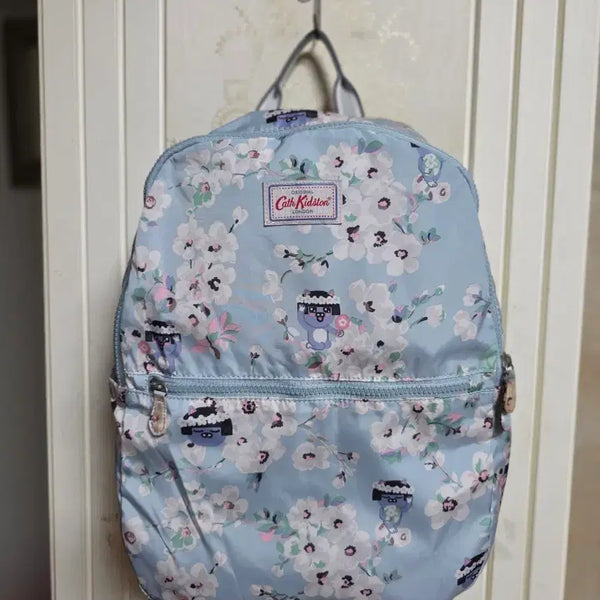 [BUNJANG] Cath Kidston Backpack Blue Floral Pattern / 캐스 키드슨 백팩 하늘색 꽃무늬