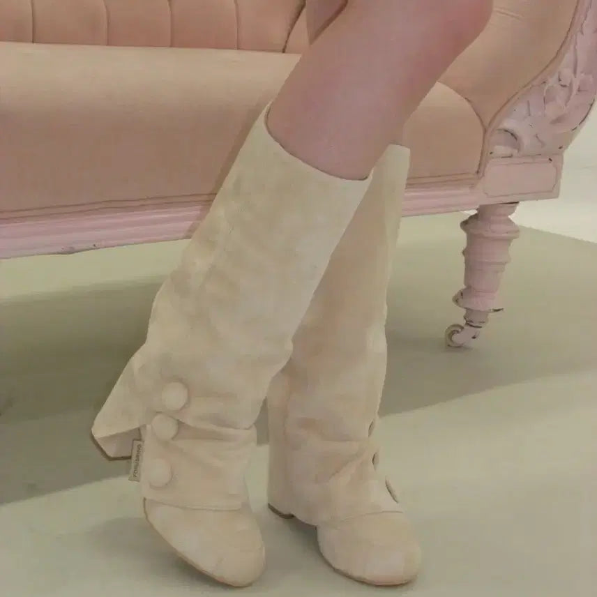 [BUNJANG] FÖRENING Mocha Button Boots (Beige) 235 / 포어링 부츠 Mocha button boots (beige) 235