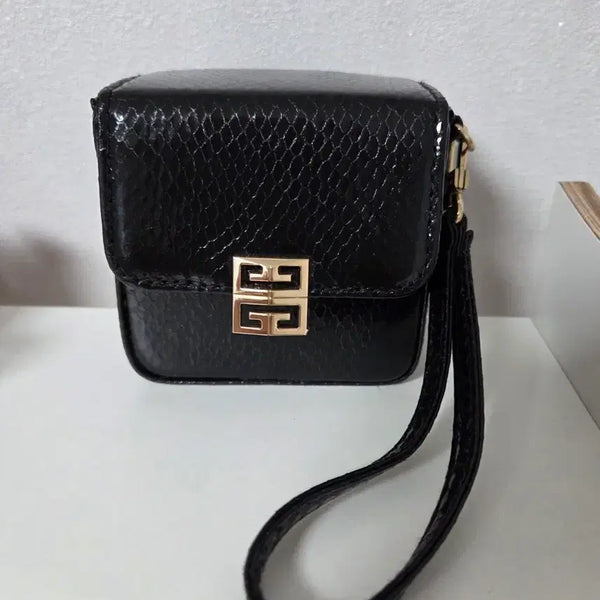 [BUNJANG] Givenchy Black Logo Pouch / 지방시 파우치