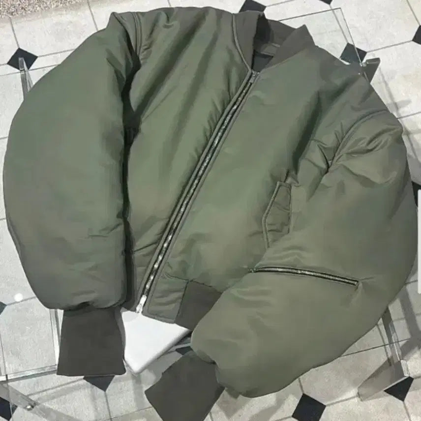 [BUNJANG] Junne J31 Bomber Jacket - Size S / (황금매물S)준느 j31 봄버 핑거홀(X)