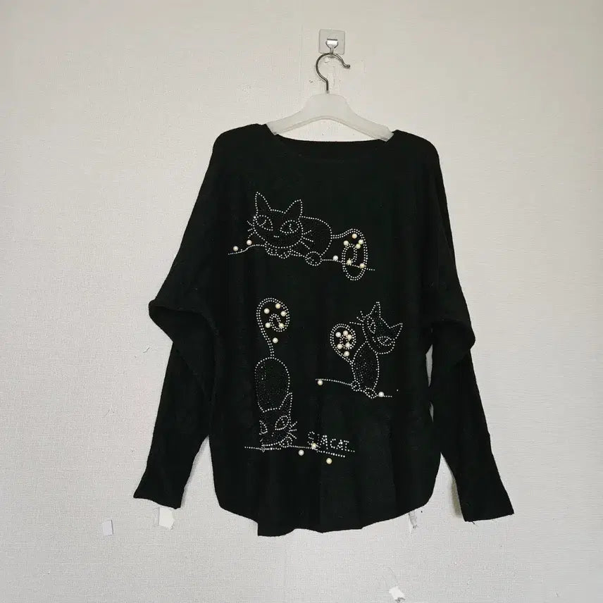 [BUNJANG] Black Cat Beaded Knit / 검정 고양이 비즈 니트