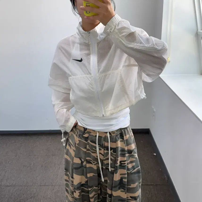 [BUNJANG] Nike Small Logo Cropped Windbreaker White / Nike 나이키 스몰로고 화이트 크롭 바람막이
