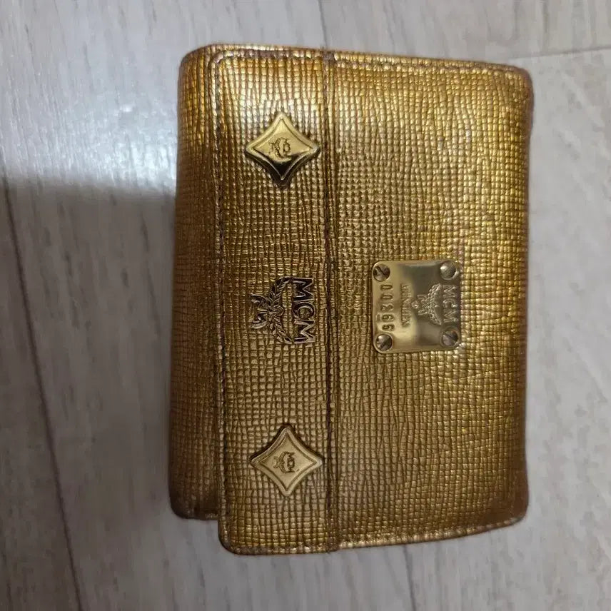 [BUNJANG] MCM Gold Bifold Wallet / mcm 골드 반지갑