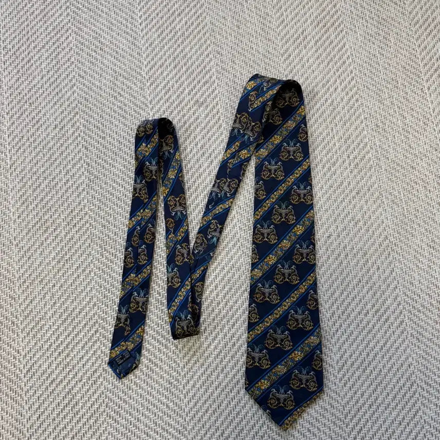 [BUNJANG] MCM Italian Silk Baroque Pattern Necktie / MCM 이탈리아 실크 바로크 패턴 넥타이