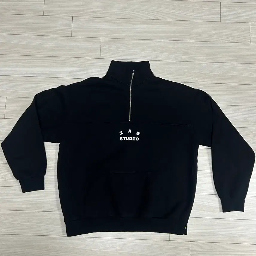 [BUNJANG] IAB STUDIO Half Zip-Up Black White M / 아이앱 스튜디오 하프 집업 블랙 화이트 M