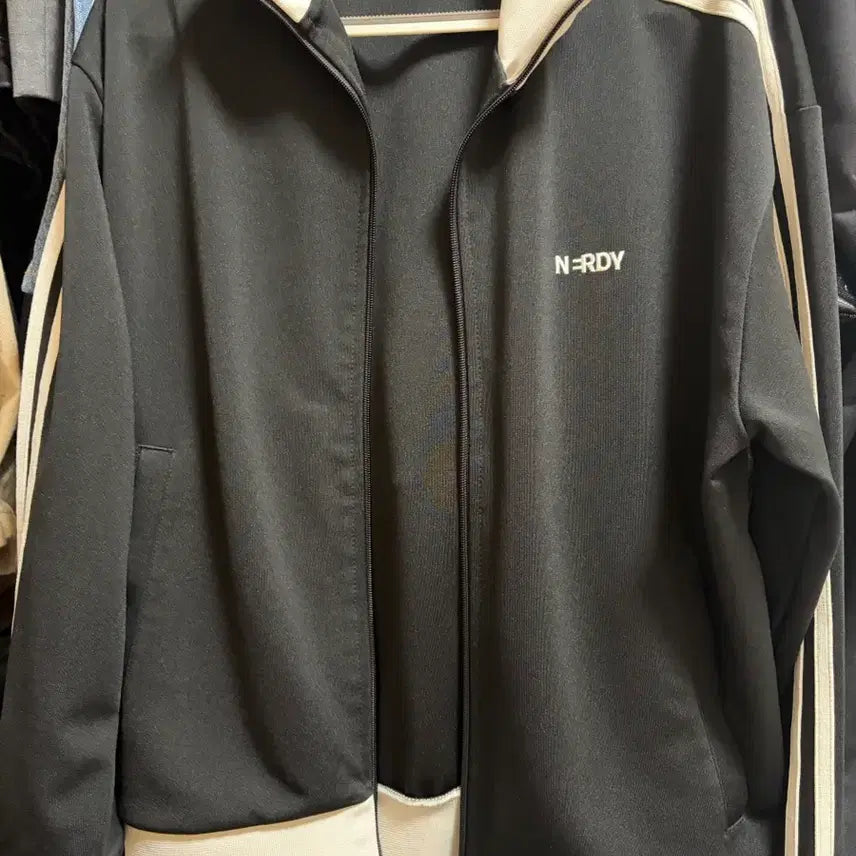 [BUNJANG] NERDY Black Jersey / 널디 져지