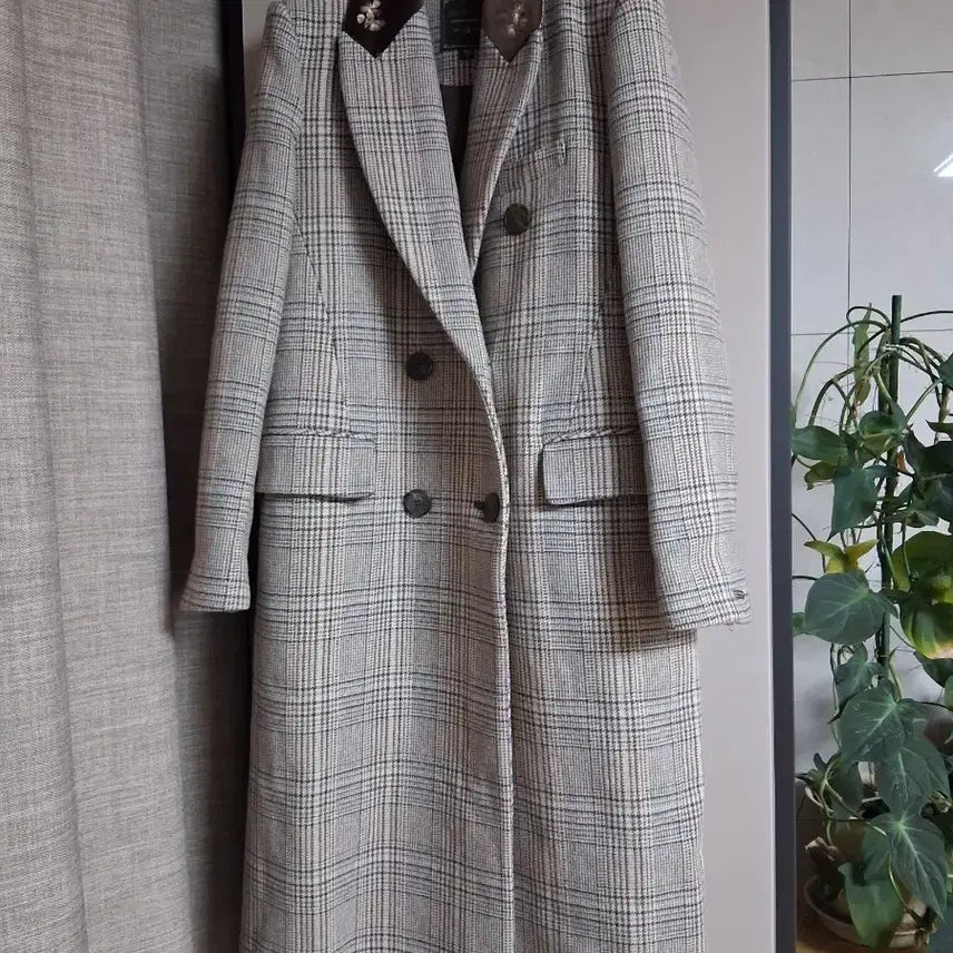 [BUNJANG] Thursday Island Check Pattern Long Coat / 써스데이아일랜드 체크패턴 롱코트