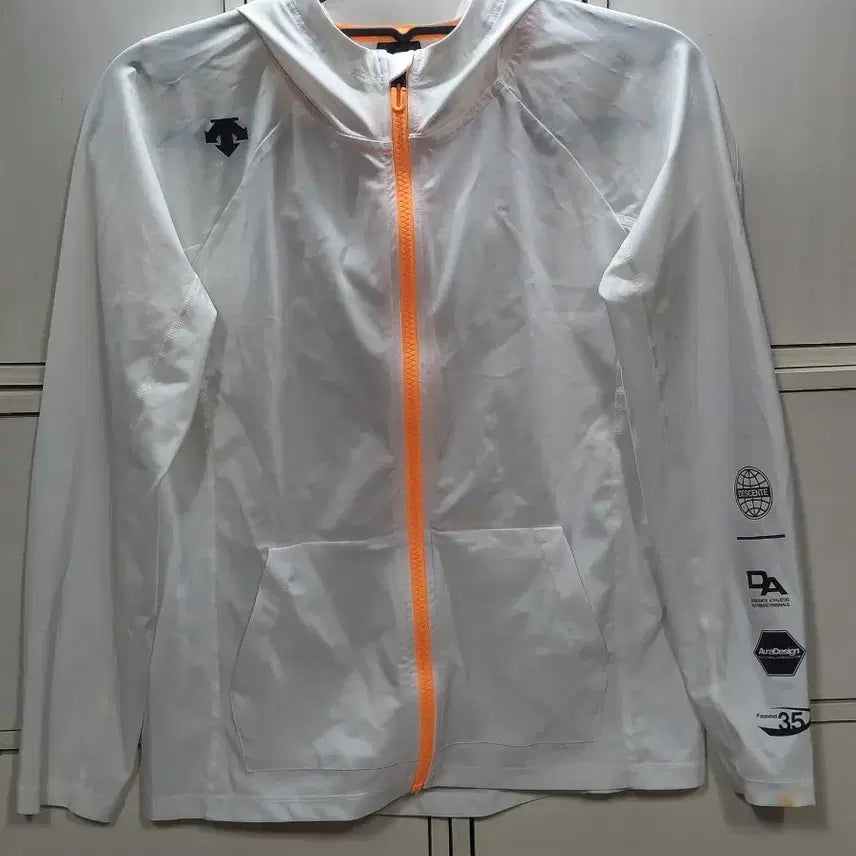 [BUNJANG] Descente Hooded Rash Guard Zip-Up / 데상트 래쉬가드 후드집업