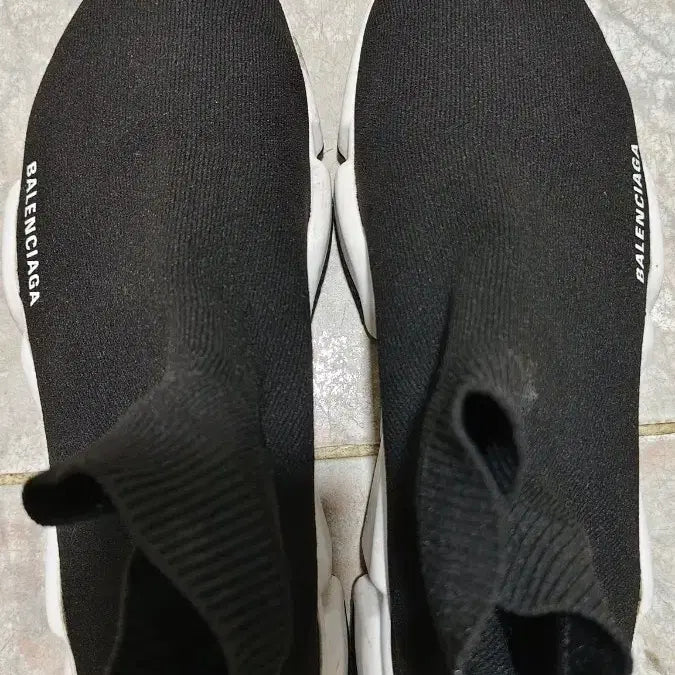 [BUNJANG] Balenciaga Speedrunner Black Sneakers / 발렌시아가 스피드러너 블랙