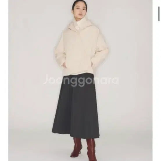 [BUNJANG] R2W Goose Crop Padding Ivory / R2w goose crop padding 구스 크롭 패딩