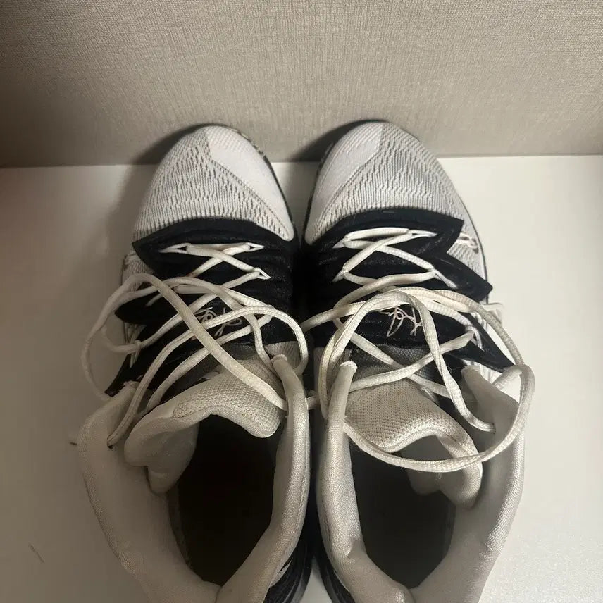 [BUNJANG] Nike Kyrie 5 "Oreo" (Size 290) / 카이리5 오레오_290