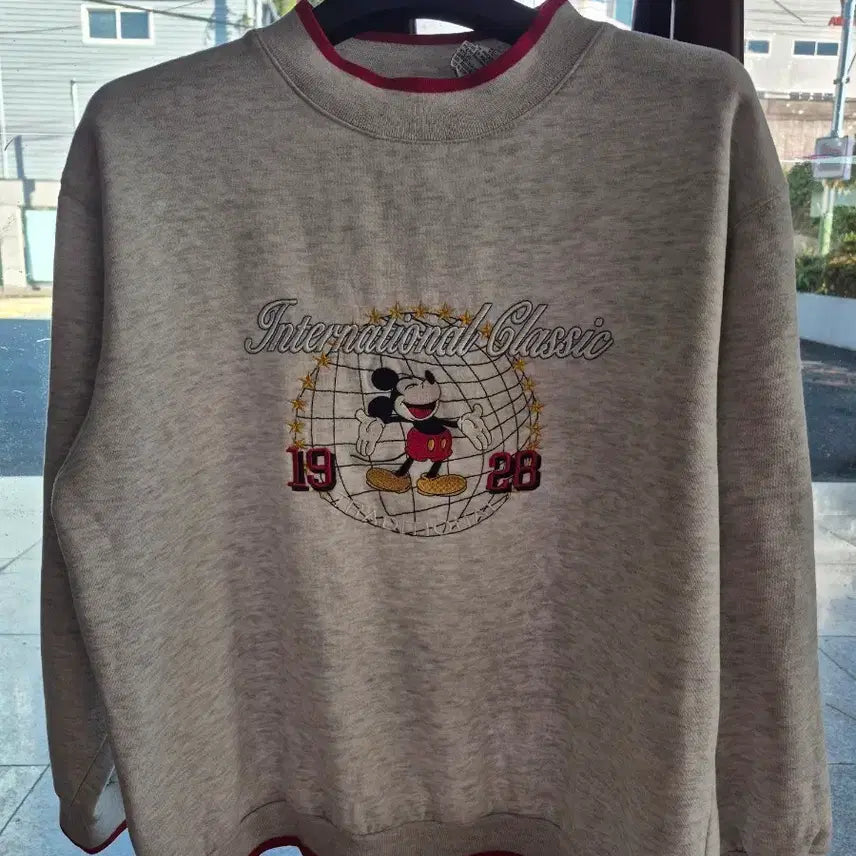 [BUNJANG] Disney Mickey Mouse Sweatshirt Grey XL / 미키마우스 스웻셔츠 그레이 디즈니!!