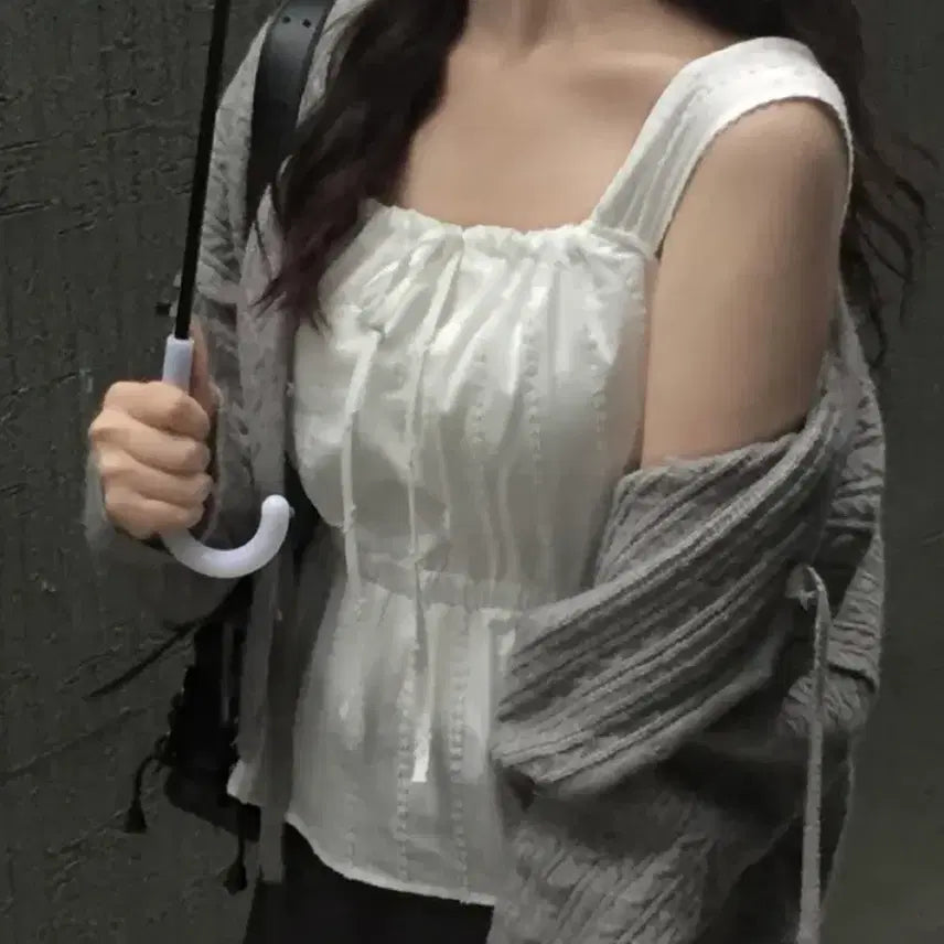 [BUNJANG] Cropped Ribbon Sleeveless Blouse / 크롭 리본 나시 블라우스