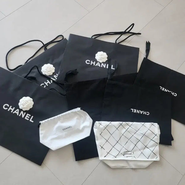[BUNJANG] Chanel Shopping Bag & Dust Bag Bundle Set (Authentic) / 샤넬 쇼핑백 클래식 더스트 가방더스트 일괄판매(정품)