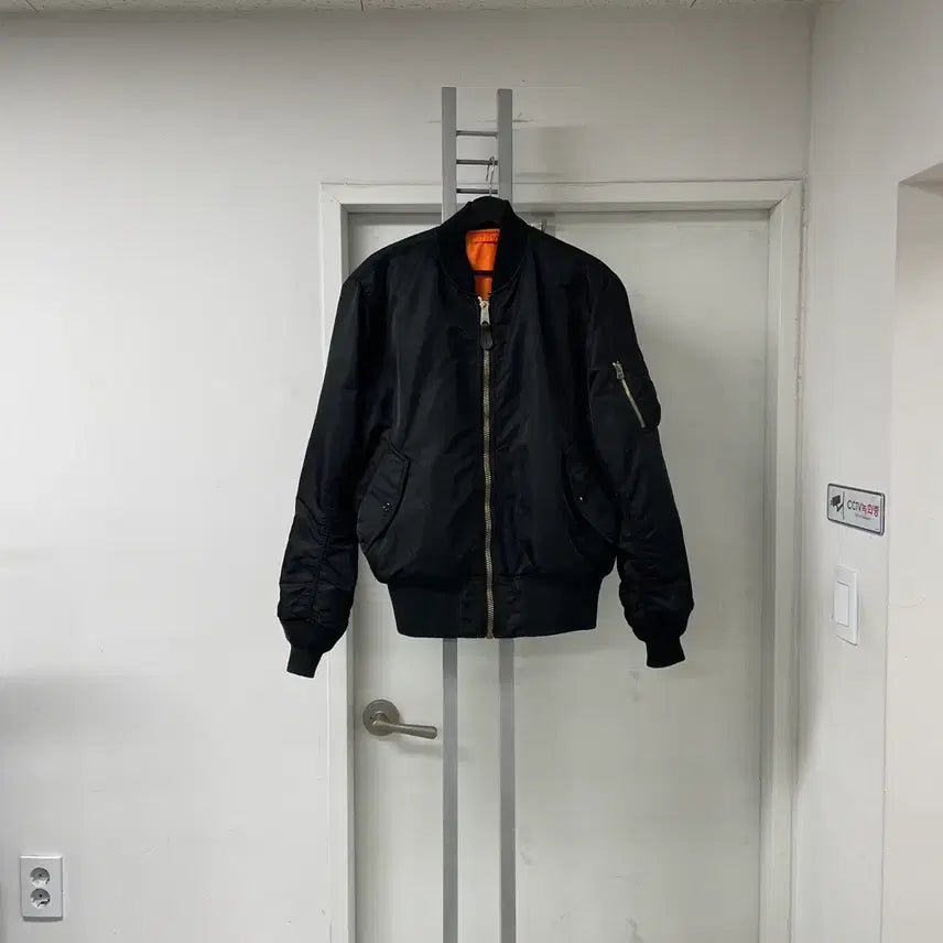 [BUNJANG] Alpha Industries MA-1 Flight Jacket - Size M / 알파인더스트리 MA-1 항공 자켓 M