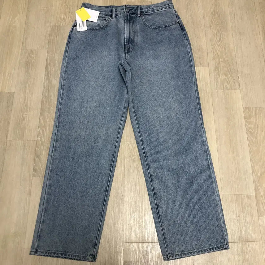 [BUNJANG] Thisisneverthat Regular Fit Denim Jeans Washed Blue M / (M /31) 새상품 디스이즈네버댓 thisisneverthat 레귤러핏 데님진 워시드 블루