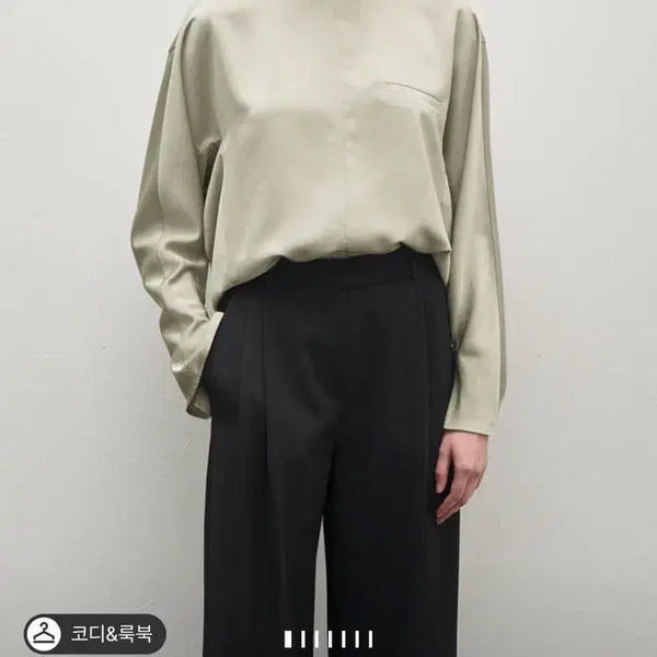 [BUNJANG] System Light Khaki Back Tie Strap Turtleneck Blouse / 한섬 시스템(SYSTEM)라이트 카키 백 타이 스트랩 터틀넥 블라우스