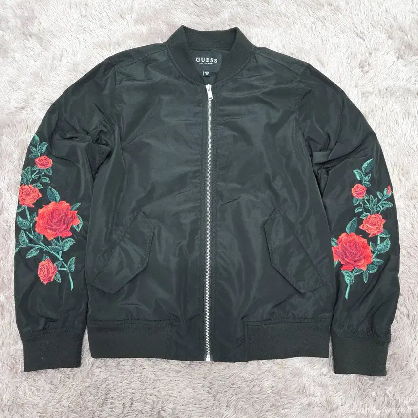 [BUNJANG] Guess Black Rose Embroidered Bomber Jacket / A51. 게스 블랙 로즈자수 봄버자켓