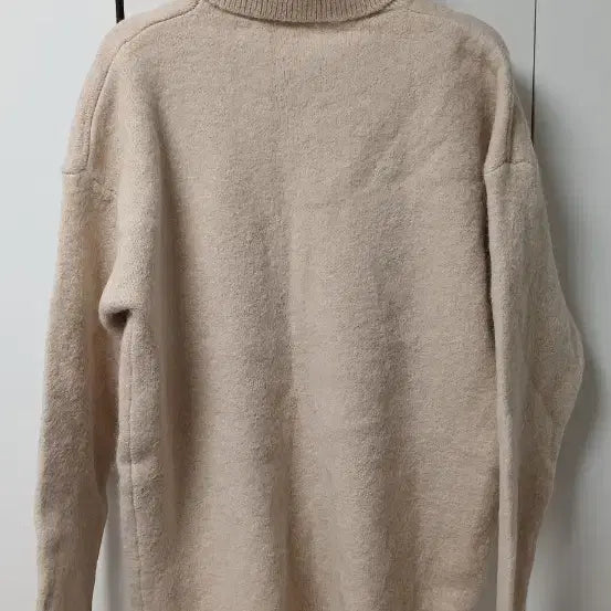 [BUNJANG] Beige Turtleneck Knit Sweater / 베이지색 터틀넥 니트
