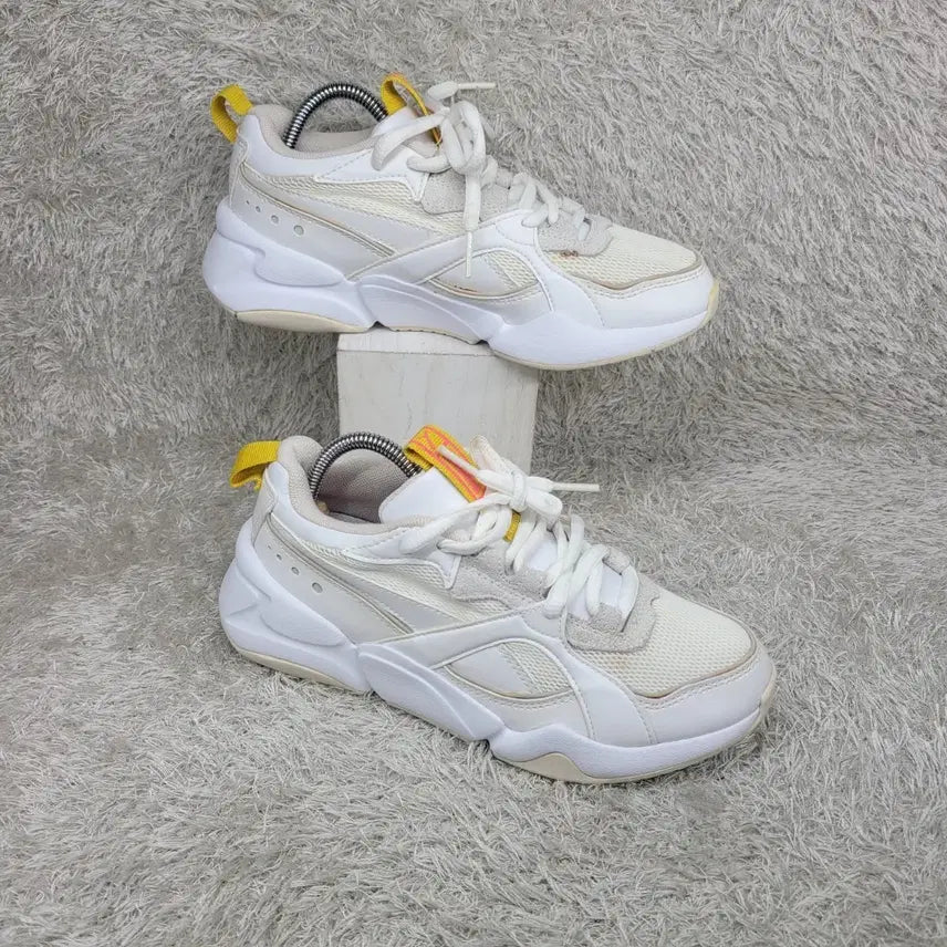 [BUNJANG] Puma Nova 2 W Sneakers / 구제짱짱맨 220 푸마 노바2 W 스니커즈
