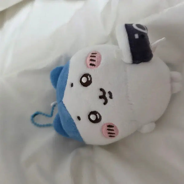 [BUNJANG] Chiikawa Hachitore Holding Camera Plush Charm / 먼작귀 하치와레 카메라 들고있는 인형 치이카와