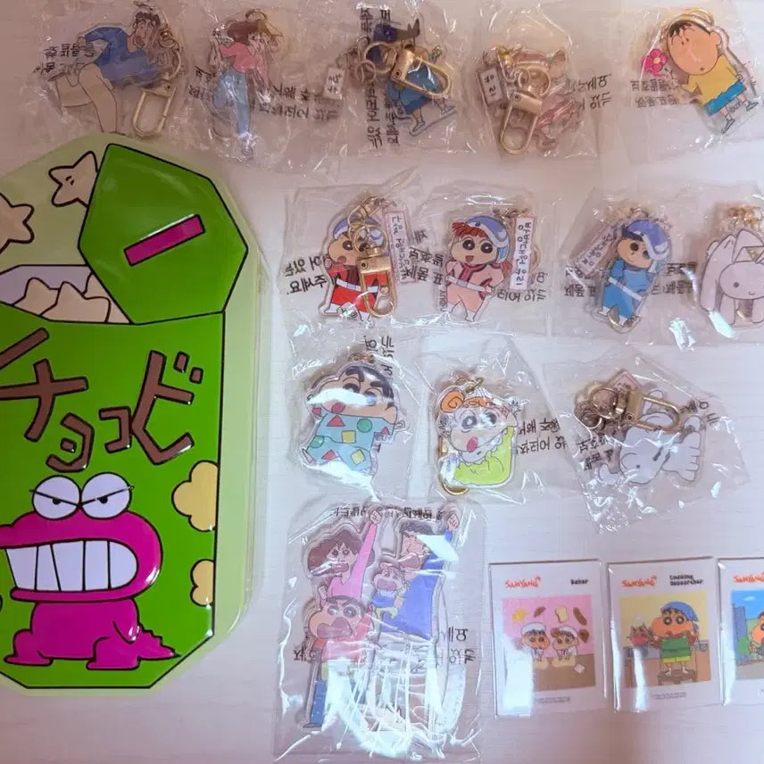 [BUNJANG] Crayon Shin-chan Acrylic Stand & Keychain Bundle Set / 짱구 아크릴 스탠드, 아크릴 키링 판매(일괄)