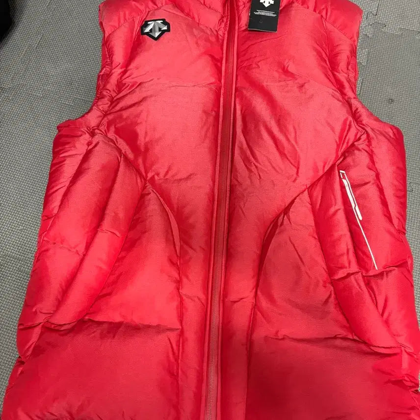 [BUNJANG] Descente Red Short Padded Vest / 데상트 숏패딩 베스트 레드