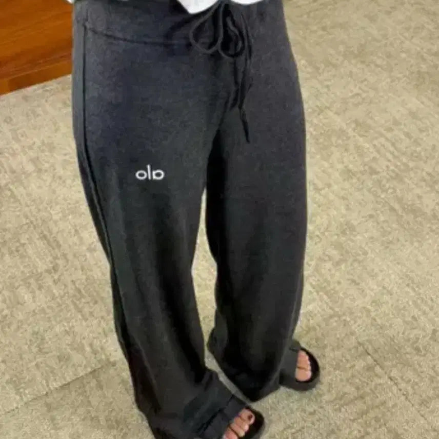 [BUNJANG] alo Training Pants / 알로(alo) 브랜드의 트레이닝 팬츠