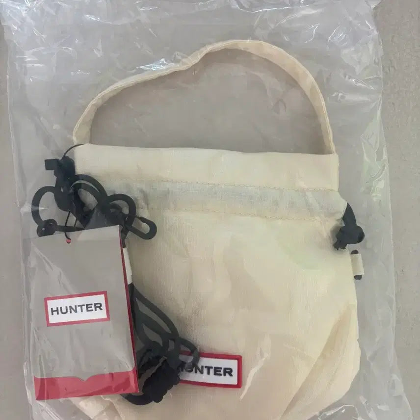 [BUNJANG] Hunter Pouch Bag Ivory / 헌터 유시몰 복조리백 아이보리