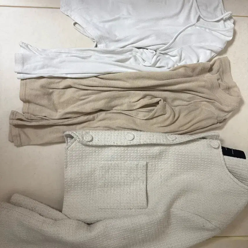 [BUNJANG] Tweed Jacket, Asymmetric String T-shirt, Beige Basic T-shirt Bundle Set / 3벌 일괄판매 트위드자켓 언발스트링티 베이지기본티