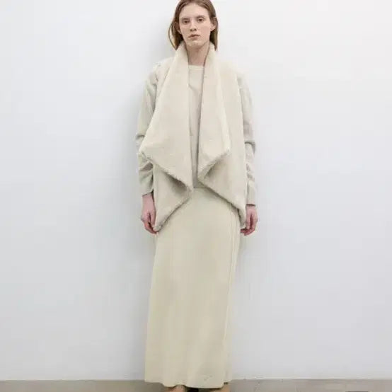 [BUNJANG] Le Septembre Shawl Collar Shearling Vest [Ivory] / SHAWL COLLAR SHEARLING STRING VEST [IVORY]