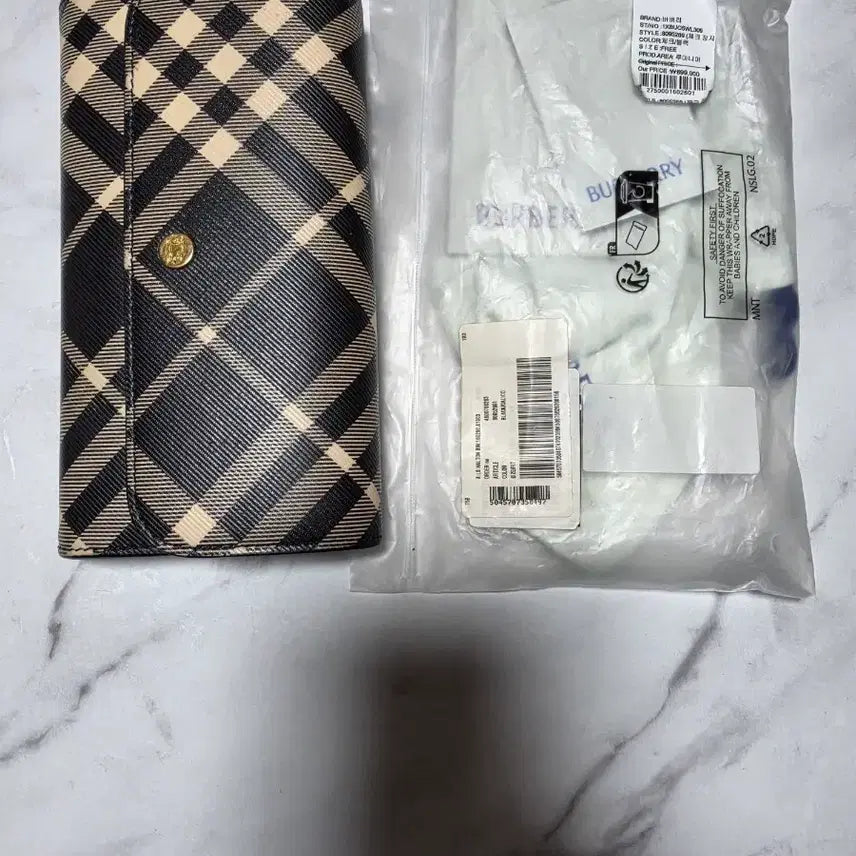 [BUNJANG] Burberry Check Long Wallet (Mint Condition) / 버버리 체크 장지갑(새상품급) 3개월전 부산 신세계 구매-가격제안 받음