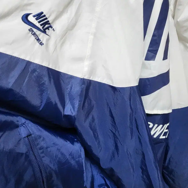 [BUNJANG] Nike Windrunner Jacket Size L (US M-L) / 나이키 윈드러너 사이즈 100~105