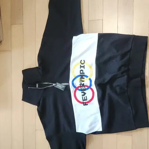 [BUNJANG] FEVERTIME Olympic Logo Half-Zip Sweatshirt (M) / FEVERTIME 올림픽 로고 반집업M