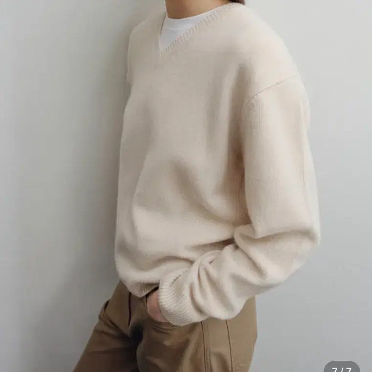 [BUNJANG] LOT V-Neck Wool Knit (New) / 로트 브이넥 울니트(새상품)