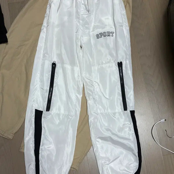 [BUNJANG] White Anorak Pants / 흰색 아노락 팬츠