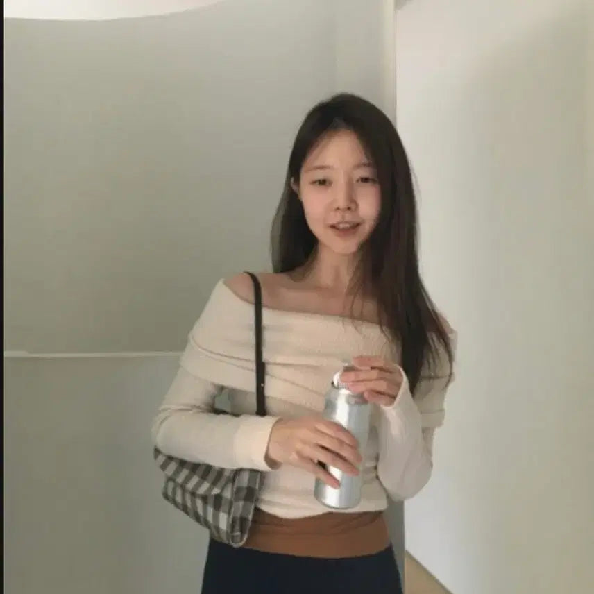 [BUNJANG] Many Many Mode Off-Shoulder Knit Top / 매니매니모드 오프숄더 니트